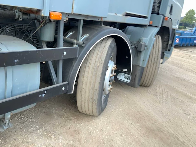 1996 daf 85 330ati 8x4 industrieel reinigingsvoertuig - afbeelding 18 van  42