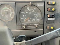1996 daf 85 330ati 8x4 industrieel reinigingsvoertuig - afbeelding 31 van  42