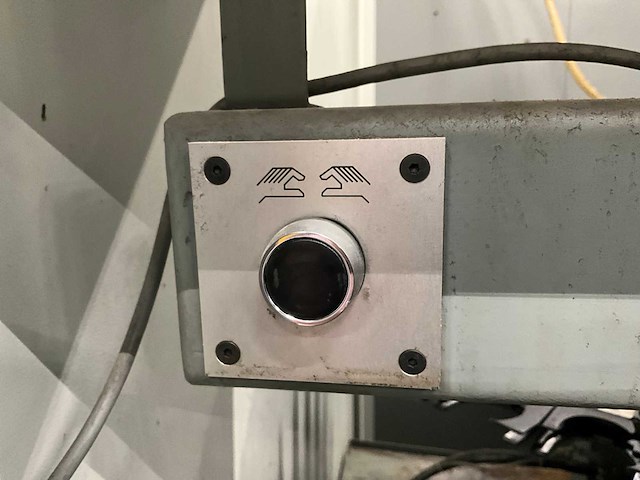 1996 deckel maho dmc70v 3-assig cnc verticaal bewerkingscentrum - afbeelding 13 van  37