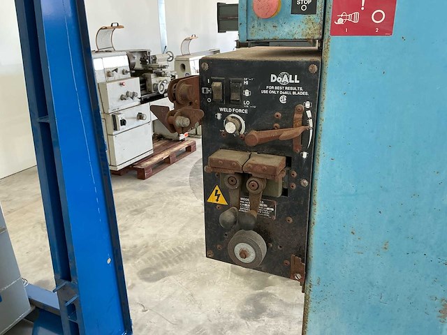 1996 doall 2013-v metalen horizontale bandzaagmachine - afbeelding 3 van  11