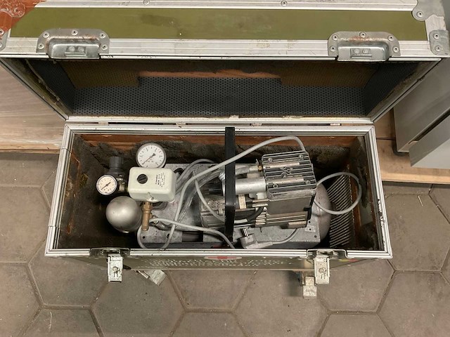 1996 durr-dental wa-035 compressor olievrij - afbeelding 7 van  9