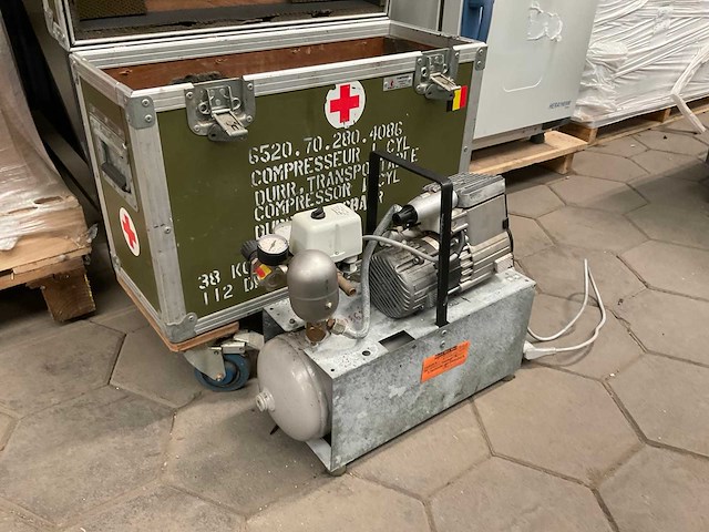 1996 durr-dental wa-035 compressor olievrij - afbeelding 1 van  9