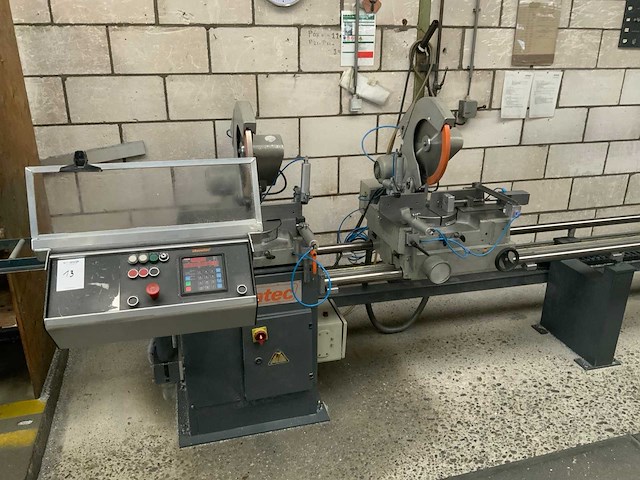 1996 elumatec dg 79 dubbele aluminium verstekafkortzaagmachine - afbeelding 4 van  8