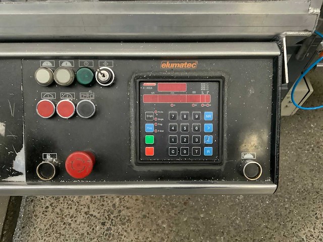 1996 elumatec dg 79 dubbele aluminium verstekafkortzaagmachine - afbeelding 8 van  8