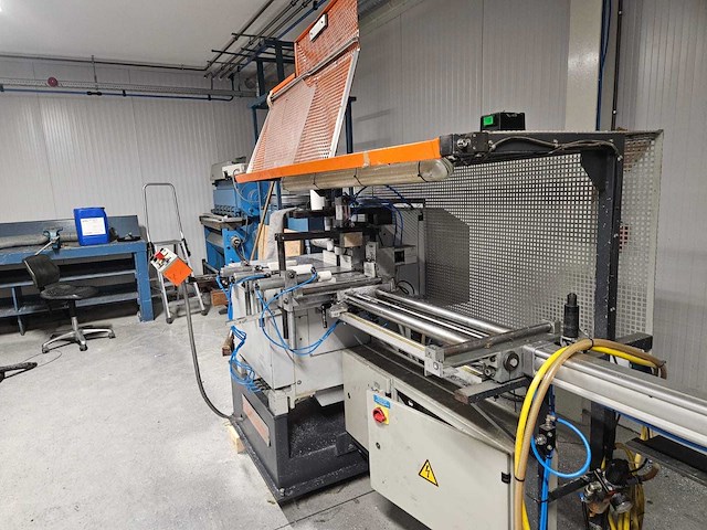 1996 elumatec sa 142/25 automatische aluminium afkortzaag - afbeelding 2 van  6
