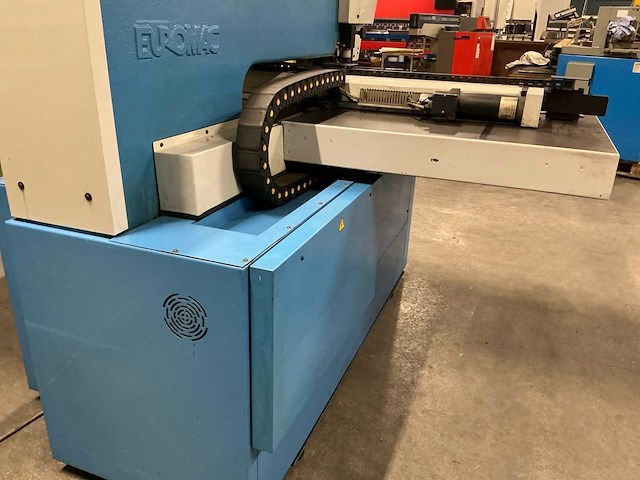 1996 euromac cx 750/30 ponsmachine cnc - afbeelding 17 van  22
