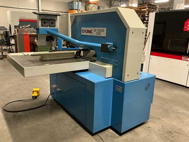 1996 euromac cx 750/30 ponsmachine cnc - afbeelding 18 van  22