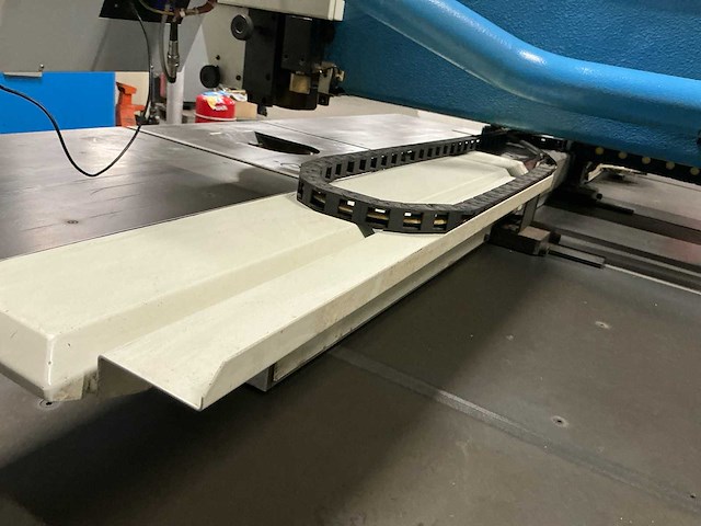 1996 euromac cx 750/30 ponsmachine cnc - afbeelding 21 van  22