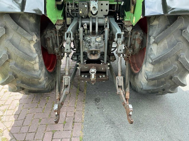 1996 fendt 511c vierwielaangedreven landbouwtractor - afbeelding 4 van  13