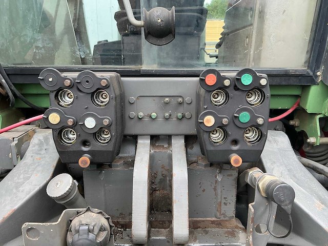 1996 fendt 816/2 vierwielaangedreven landbouwtractor - afbeelding 16 van  60