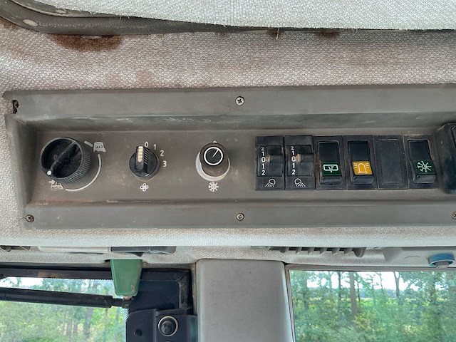 1996 fendt 816/2 vierwielaangedreven landbouwtractor - afbeelding 48 van  60