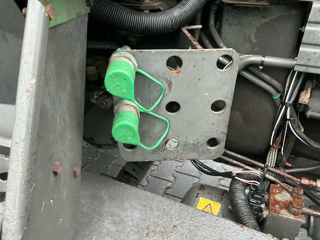 1996 fendt farmer 310 turbomatik vierwielaangedreven landbouwtractor - afbeelding 4 van  29