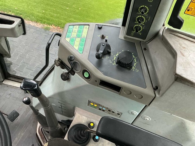 1996 fendt farmer 310 turbomatik vierwielaangedreven landbouwtractor - afbeelding 18 van  29
