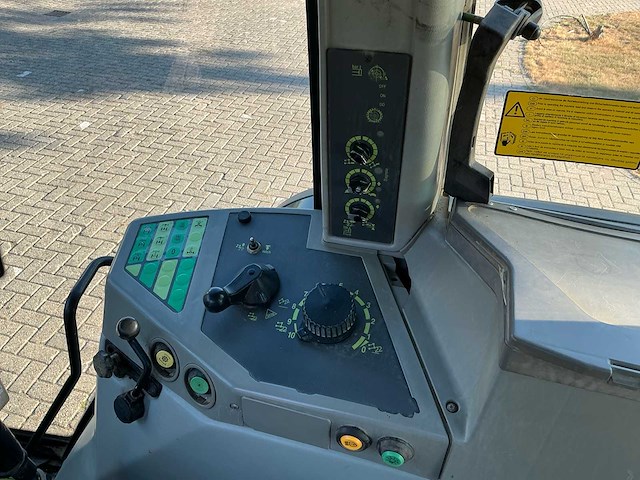 1996 fendt favorit 512 c turboshift vierwielaangedreven landbouwtractor - afbeelding 2 van  2