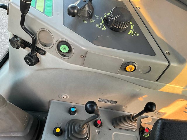 1996 fendt favorit 816 turboshift vierwielaangedreven landbouwtractor - afbeelding 38 van  47