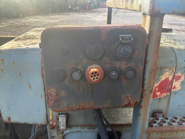 1996 hiab r-125-f1 vrachtwagen kraan - afbeelding 2 van  24