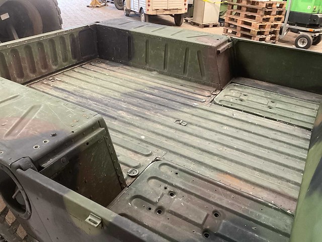 1996 humveee m1097 a2 legervoertuig - afbeelding 8 van  21