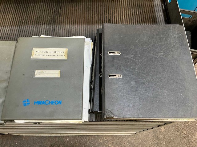 1996 hwacheon hi-eco31a cnc-draaibank met hatec stafaanvoer - afbeelding 11 van  16