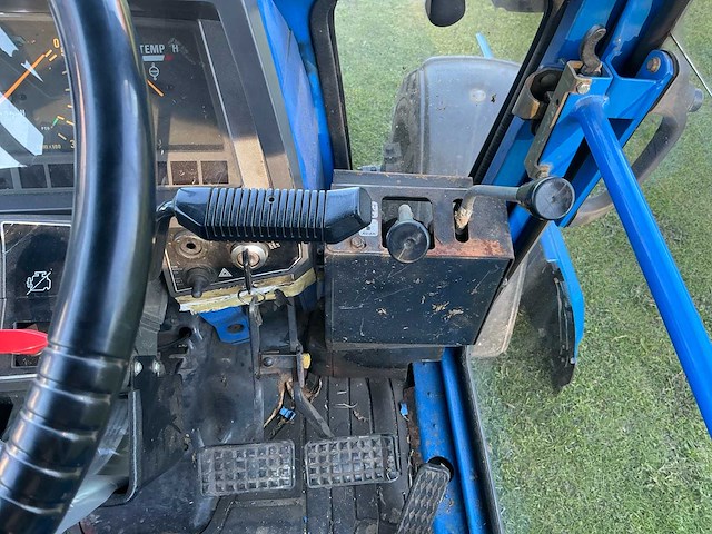 1996 iseki 5040a (ta serie) vierwielaangedreven landbouwtractor - afbeelding 11 van  28