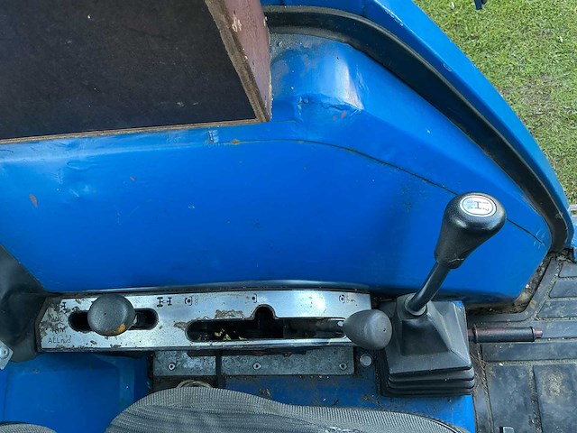 1996 iseki 5040a (ta serie) vierwielaangedreven landbouwtractor - afbeelding 18 van  28