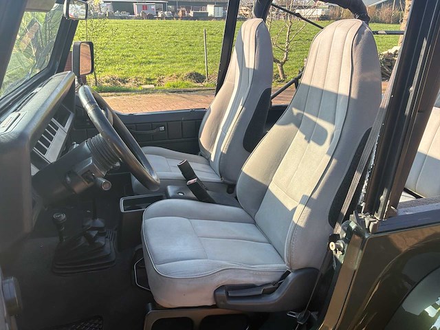 1996 jeep wrangler 2.5i softtop personenauto - afbeelding 9 van  44
