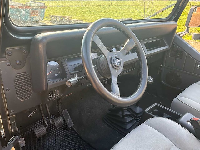 1996 jeep wrangler 2.5i softtop personenauto - afbeelding 10 van  44