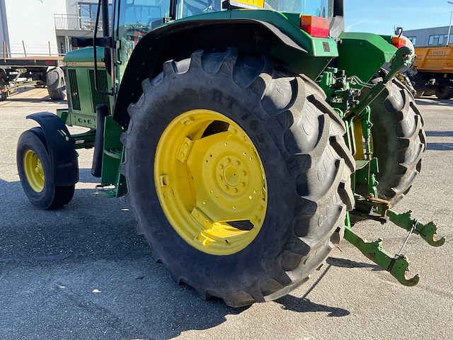1996 john deere 6100 tweewielaangedreven landbouwtractor - afbeelding 8 van  26