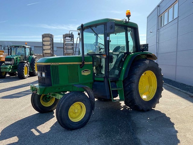 1996 john deere 6100 tweewielaangedreven landbouwtractor - afbeelding 1 van  26