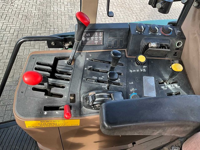 1996 john deere 6100 vierwielaangedreven landbouwtractor - afbeelding 3 van  25