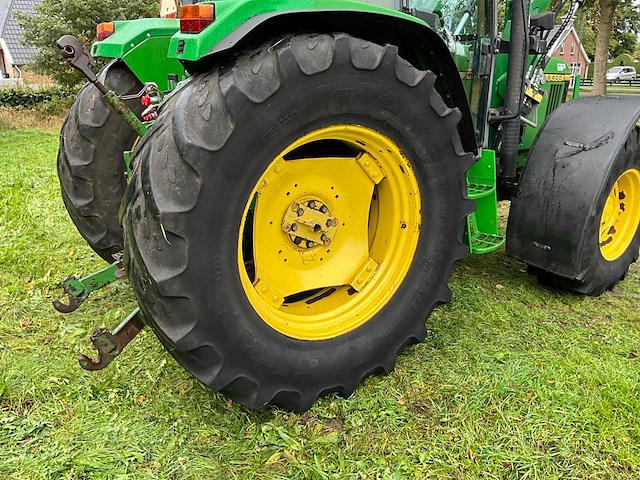 1996 john deere 6400 vierwielaangedreven landbouwtractor met voorlader - afbeelding 21 van  42