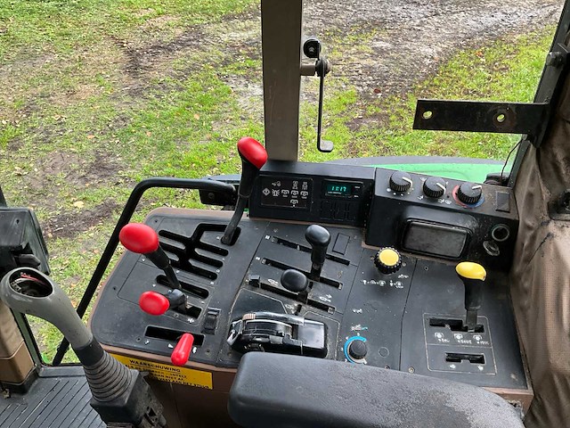 1996 john deere 6400 vierwielaangedreven landbouwtractor met voorlader - afbeelding 34 van  42