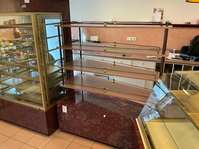 1996 koning bonbon koelvitrine + presentatiemeubel - afbeelding 9 van  9