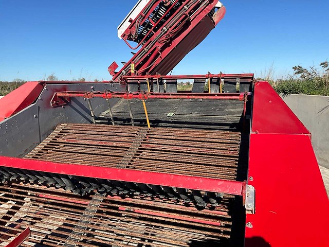 1996 kverneland un2600 aardappelrooier - afbeelding 7 van  24
