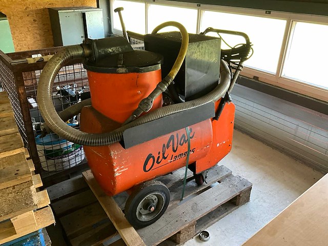 1996 lamers cv 1000 olie stofzuiger - afbeelding 1 van  6