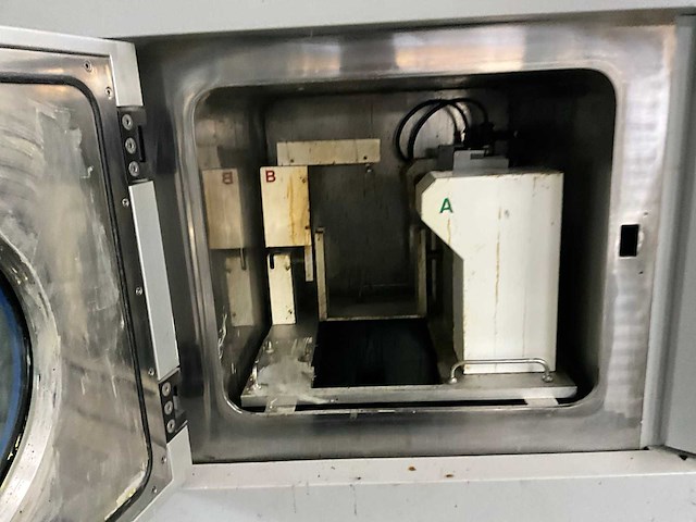 1996 mcp 004 plc vacuümgietmachine - afbeelding 11 van  15