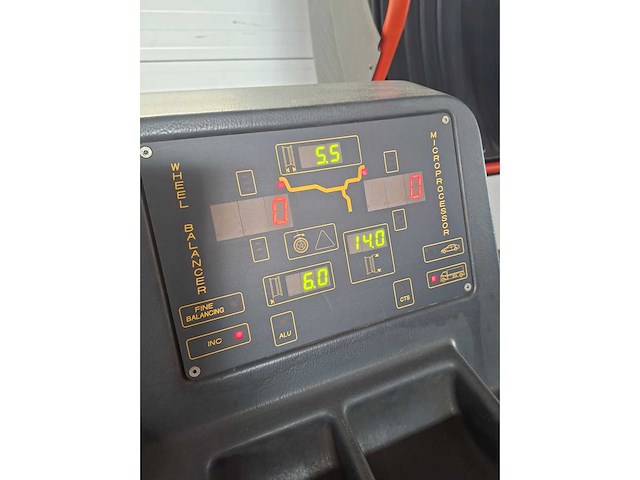 1996 mf mt2300 banden balanceerapparaat - afbeelding 6 van  10