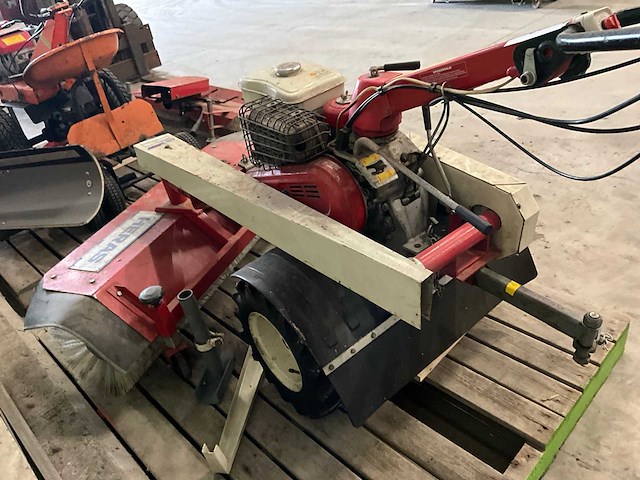 1996 mio zelfrijdende veegmachine - afbeelding 4 van  9