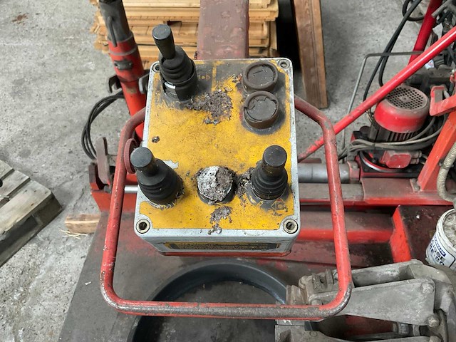 1996 mondolfo ferro tbe48 d.rotax banden de-en montageapparaat - afbeelding 5 van  7