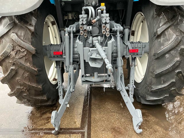 1996 new holland 6640 vierwielaangedreven landbouwtractor - afbeelding 5 van  31