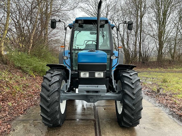1996 new holland 6640 vierwielaangedreven landbouwtractor - afbeelding 23 van  31