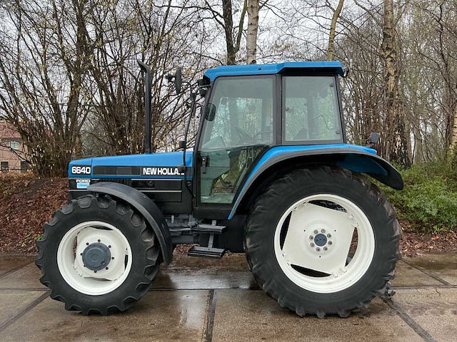 1996 new holland 6640 vierwielaangedreven landbouwtractor - afbeelding 27 van  31
