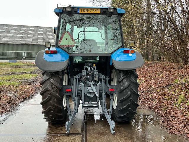 1996 new holland 6640 vierwielaangedreven landbouwtractor - afbeelding 29 van  31