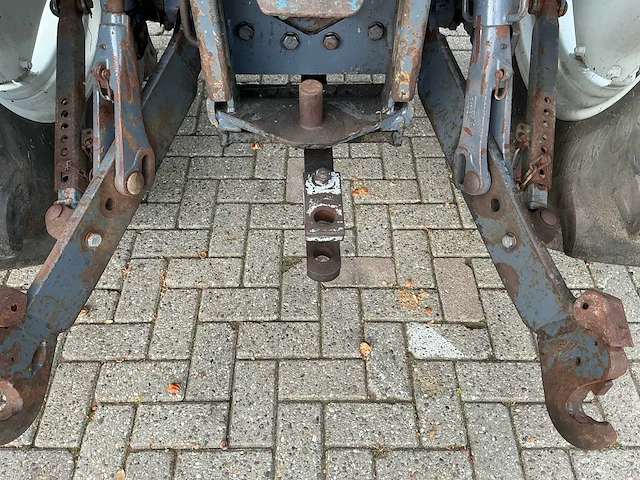 1996 new holland 8340 vierwielaangedreven landbouwtractor - afbeelding 11 van  32
