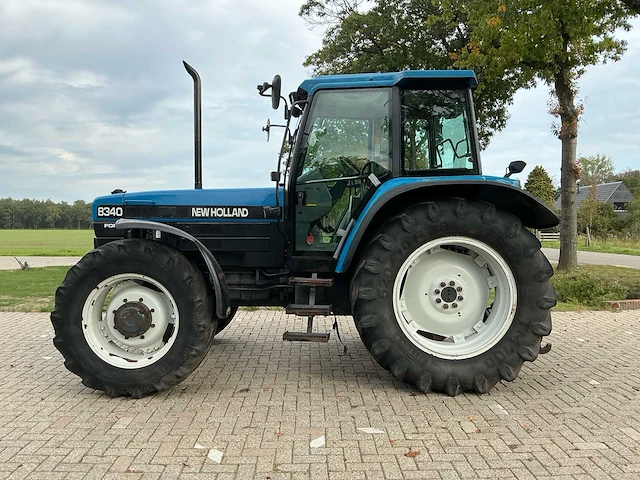1996 new holland 8340 vierwielaangedreven landbouwtractor - afbeelding 12 van  32