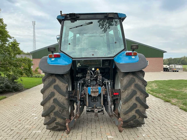1996 new holland 8340 vierwielaangedreven landbouwtractor - afbeelding 27 van  32