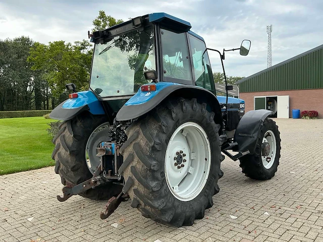 1996 new holland 8340 vierwielaangedreven landbouwtractor - afbeelding 28 van  32