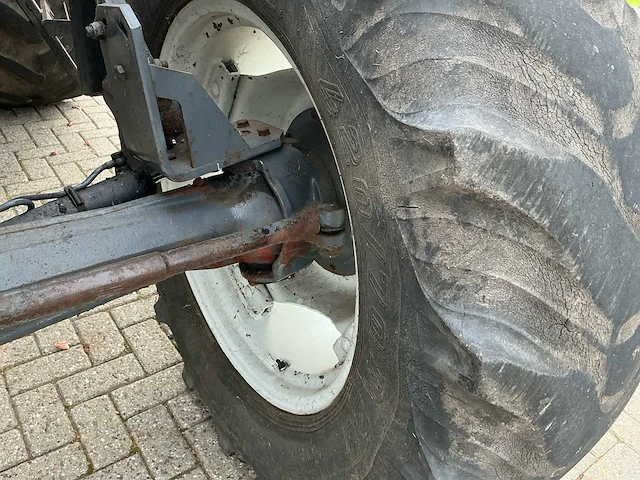1996 new holland 8340 vierwielaangedreven landbouwtractor - afbeelding 32 van  32
