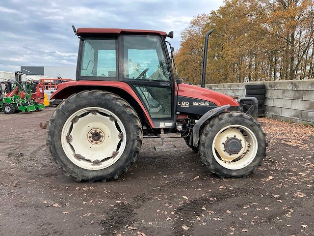 1996 new holland l85 dt vierwielaangedreven landbouwtractor - afbeelding 44 van  47