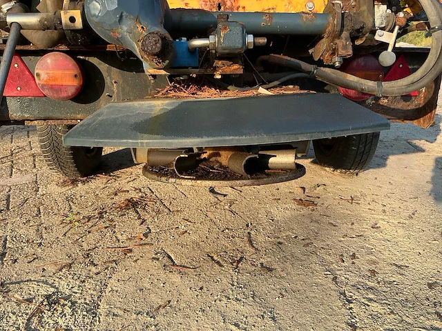 1996 nido n90 0.8-12 awtln 300 getrokken zoutstrooier – 800 liter - afbeelding 5 van  17