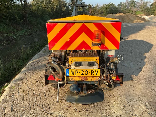 1996 nido n90 0.8-12 awtln 300 getrokken zoutstrooier – 800 liter - afbeelding 10 van  17
